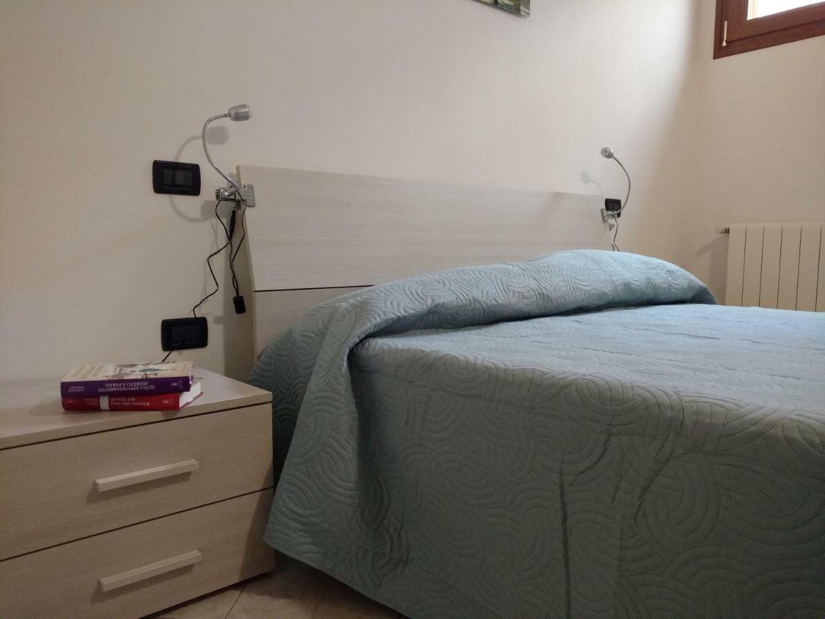 Tra Mare E Monti Διαμέρισμα Santa Giusta Εξωτερικό φωτογραφία